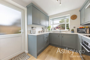 kitchen- click for photo gallery